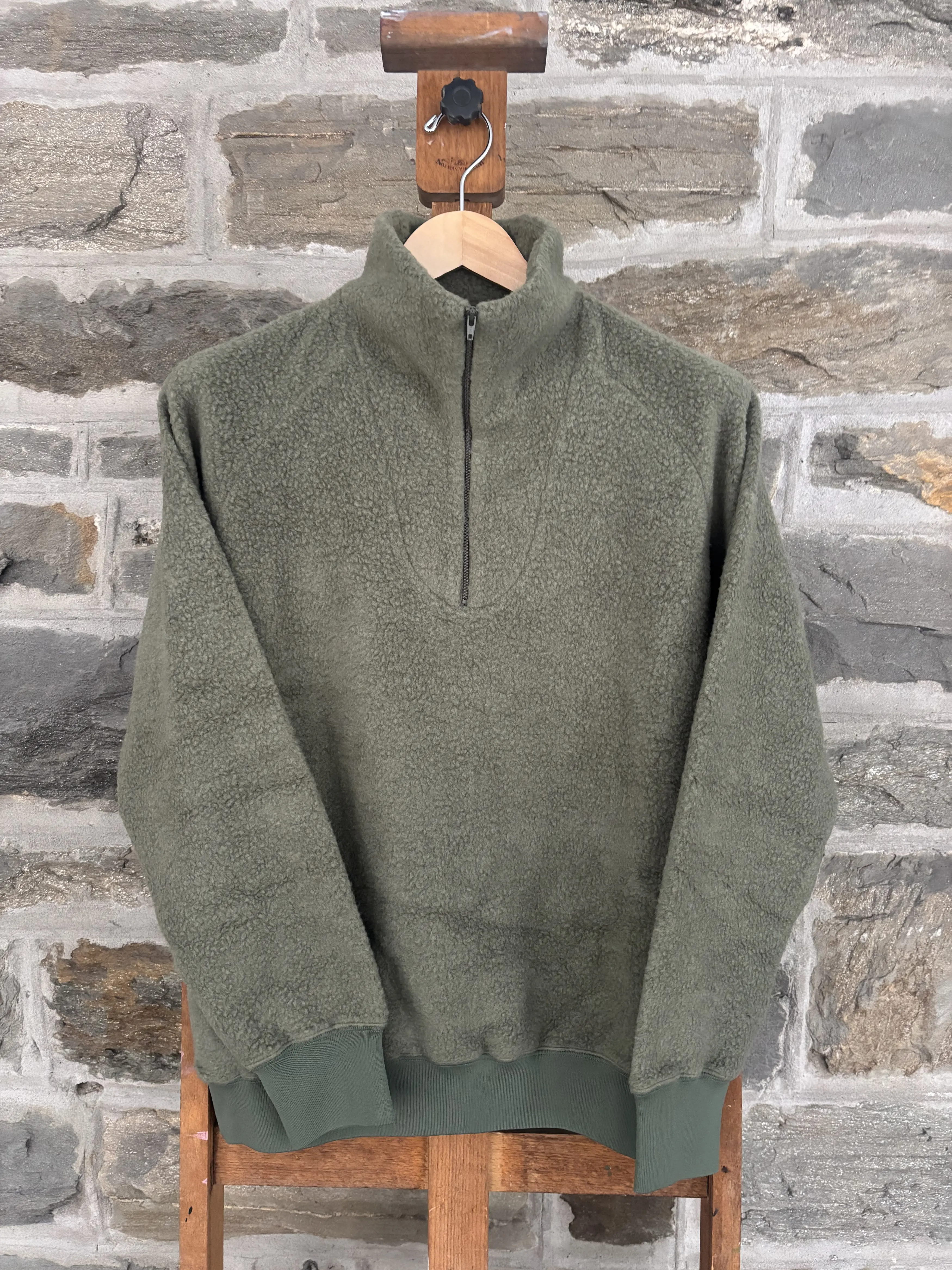 Raglan sleeve Polar fleece Quarter zip pullover